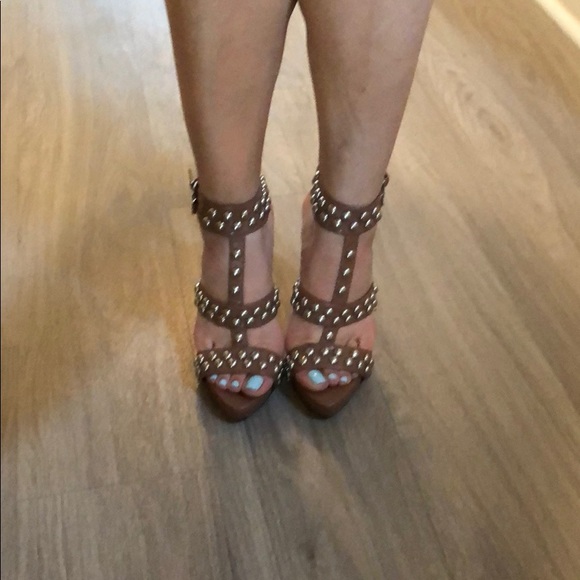 Taupe gladiator studded heels - Picture 2 of 7